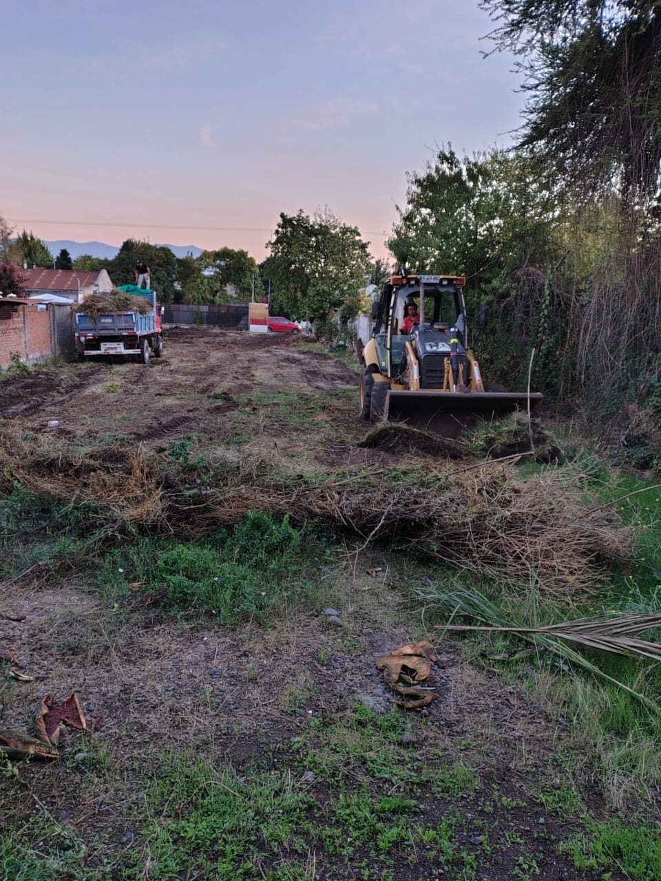 Nivelación y conformación del terreno del proyecto Comercial La Hacienda